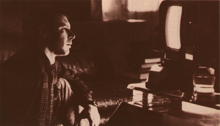 Deckard uses his Esper computer to examine a photo