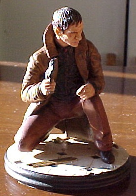 Deckard statuette